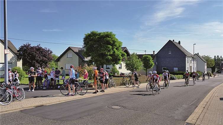 Reger Betrieb an der Verpflegungsstation in Hauroth.