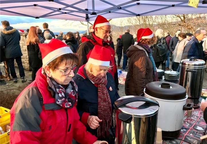 Reger Betrieb herrschte beim Glühweinverkauf auf dem Koppel. Foto: privat