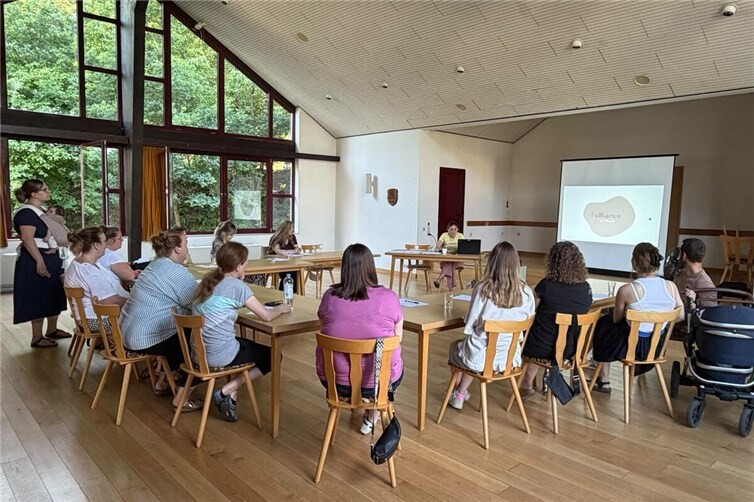 Reges Interesse am Thema „Hauen, Beißen Kratzen – bei U3-Kindern“ bekundeten Eltern in der Gemeindehalle in Virneburg 