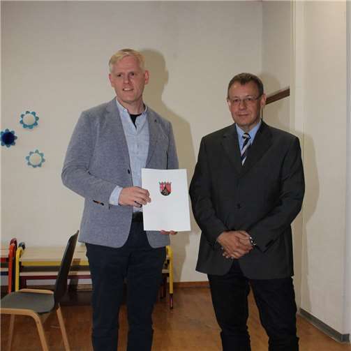 Regierungs-schuldirektorRolf Brüdern nahmdie Ernennungvon Dirk Hansenvor.