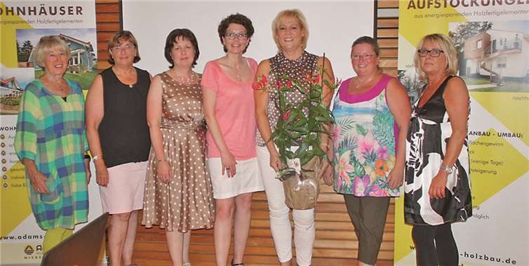 Regina Pies (v. l.), Maria Kittel, Andrea Krämer, Heike Krämer-Resch, Cornelia Adams, Birgit Schneider und Annette Winnen. privat