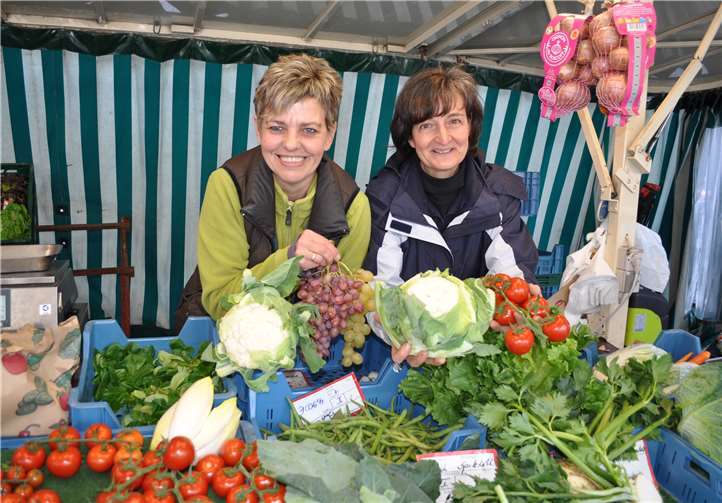 Regionale Frische zu jeder Jahreszeit bieten die Händler des Meckenheimer Wochenmarktes. Foto: Stadt Meckenheim