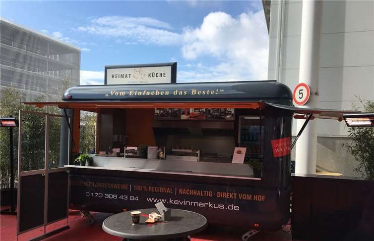 Regionale Köstlichkeiten aus dem Foodtrailer runden den Abend ab.Privat