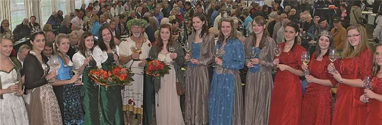 Regionale Weinmajestäten gaben sich zum Wein-Event ein viel beachtetes Stelldichein.  TE