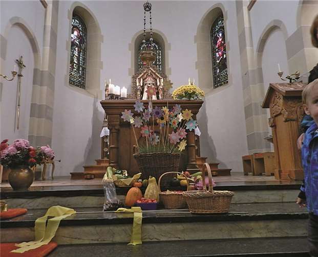 Reich waren die Gaben vor dem Altar.