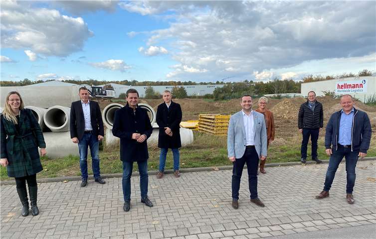 Reihe vorne: Stadtbürgermeister Gerd Klasen, CDU-Landtagskandidat Torsten Welling und CDU-Spitzenkandidat Christian Baldauf (v. r.) (Foto aus Oktober 2020).Foto: privat