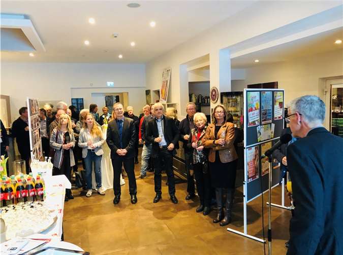 Reiner Friedsam (r.), Vorsitzender der Aktivgemeinschaft, begrüßte die Gäste im Hotel Maravilla. ROB