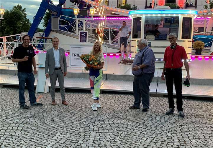 Reiner Friedsam (r) ist bei den Stadtfesten stets mit großem Fleiß und hohem Engagement vorne mit dabei.