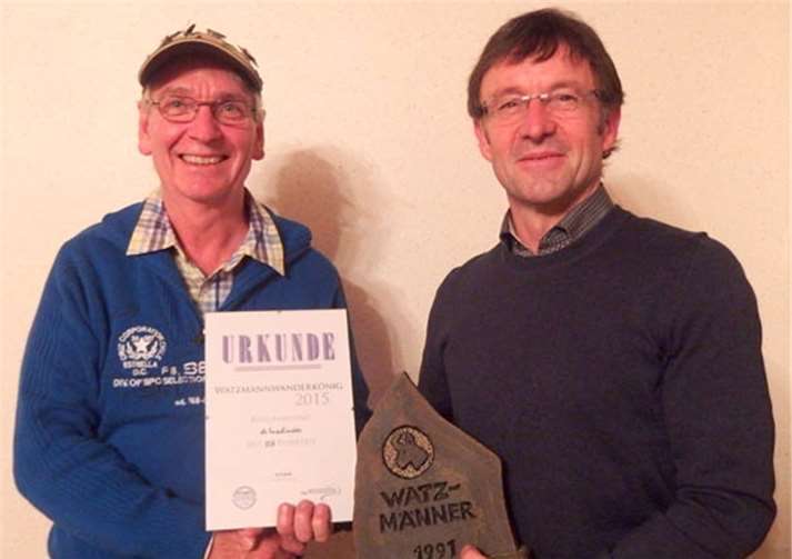 Reiner Gasper (rechts) ist der neue Wanderkönig. privat