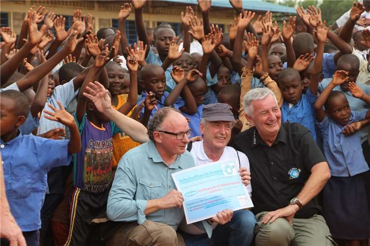 Reiner Meutsch, den Hans Peter Röhrig schon bei mehreren Schuleröffnungen in Ruanda begleitet hat, kommt am 23. September zu einem besonderen „Meet & Greet“-Event nach Treis-Karden. Foto: privat