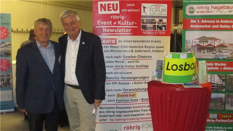 Reiner Meutsch und Hans Peter Röhrig werden auch beim Konzert-Highlight am 1. September über die kommenden FLY & HELP Jubiläums-Events in der gesamten Region informieren.Foto: Rührig