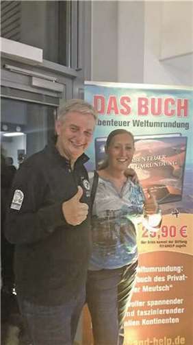 Reiner Meutsch zeigte in Binningen die Multivisionsschau „Weltumrundung“ und erläuterte für welche „Fly and Help“ Projekte der Erlös der röhrig-forum Benefiz-Gala verwandt wird.Privat