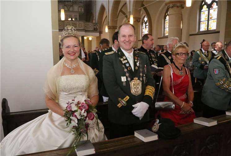 Reiner und Petra Arenz verfolgten gespannt die Heilige Messe.