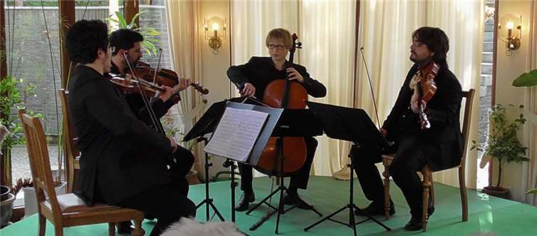 Reizvolle musikalische Kontraste brachte das Evenos Quartett bei seinem Auftritt in Holzweiler zu Gehör.  privat