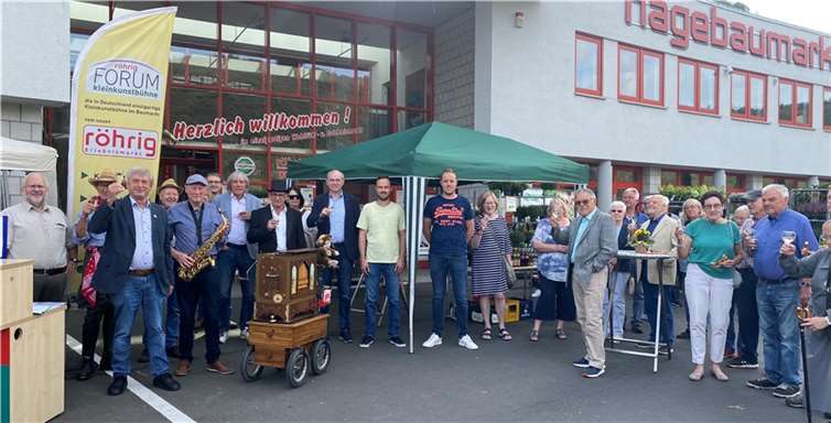 Erntedank-Highlights, Umtrunk, Musik-Event und Kultur-Treff mit prominenten Gästen Rekord-Resonanz erzielte das letzte röhrig-forum Konzert-Highlight, wo viele hochkarätige Musiker der Region begeisterten. Fotos: röhrig