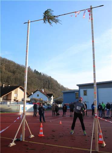 Rekordhalter Carsten Wachholz 2024 beim Hochwurf