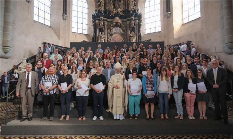 Religionslehrer bekommen bischöfliche Lehrerlaubnis erteilt.Thewalt