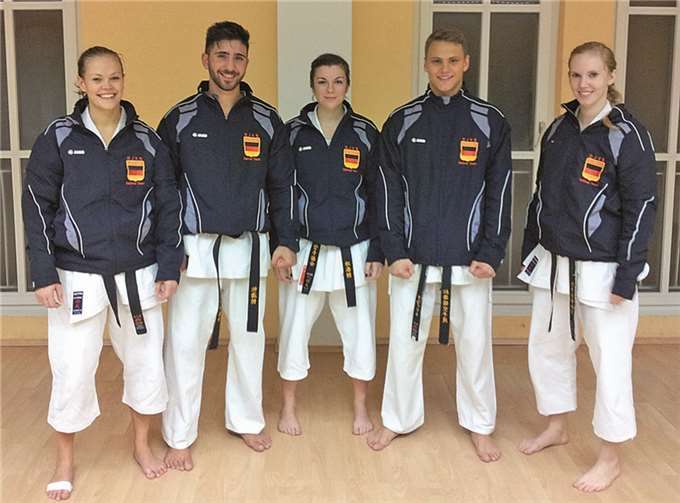 Remagen. Vom TV Remagen haben es dieses Jahr vier Sportler geschafft und wurden vom Bundestrainer für die JKA-Weltmeisterschaften 2014 in Japan, das Ursprungsland des Karates, nominiert und dürfen dort Deutschland vertreten. Zur WM vom 17. Bis 19. Oktober wurden Caroline Sieger aus Hamburg und Hamid Jofoua,Helena Pejcic, Dennis Klassen, Melissa Rathmann aus Remagen nominiert. (v.l.n.r.). AB