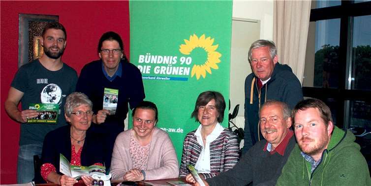 Remagener Grünen-Vertreterinnen und -vertreter um die Spitzenkandidatin für den Stadtrat, Steffie Jürries (4. von links). Foto: privat