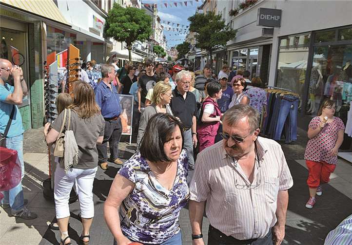 Remagens Gassen füllten sich nach und nach mit Besuchern.