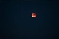 Renate Fergen aus Plaidt hat den Mond ebenfalls festgehalten. 