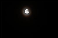 Renate Fergen aus Plaidt hat den Mond ebenfalls festgehalten. 