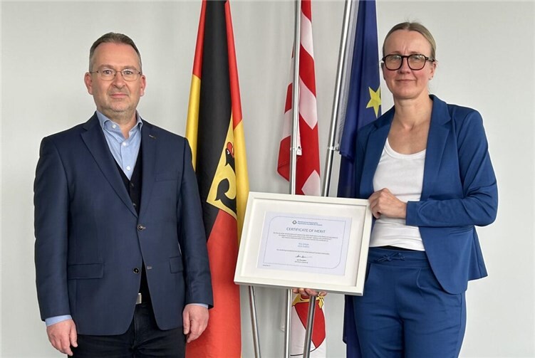 Rene Borm, Leiter des Hauptzollamtes Koblenz und Rita Schopp.