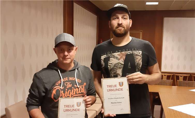 René Göttlicher und Martin Pelzer (v.l.) wurden für 30 Jahre Mitgliedschaft geehrt.
