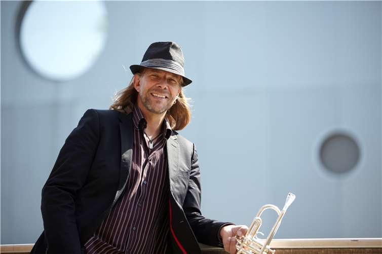 René Kollo und Eva Lind werden unter anderem von Trompeter Rüdiger Baldauf begleitet. Fotos: privat