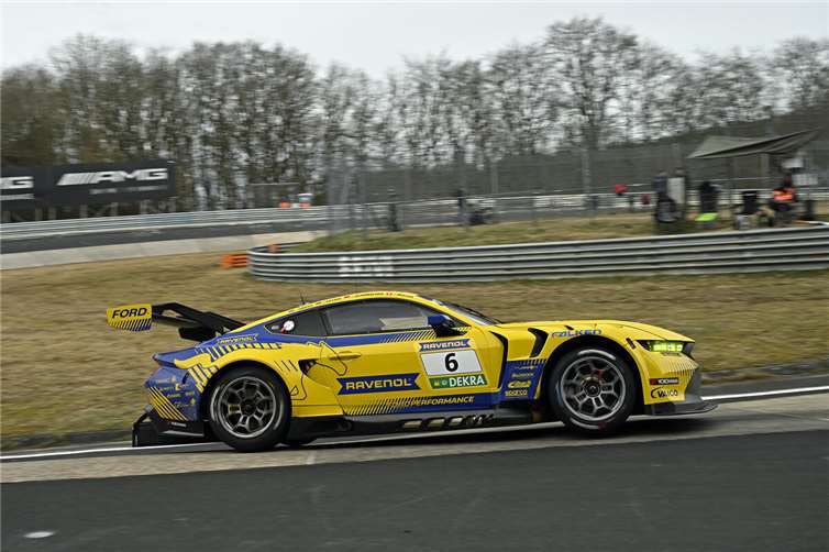 Renndebüt für den von HRT eingesetzten Ford Mustang GT3 auf der Nordschleife.