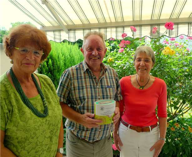 Resi Schmücker übergab der Altenhilfe Rheinbach e.V. ihre Geldspende. Privat