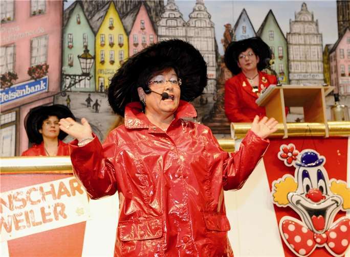 Resi Weber schaffte wieder einmal, die Besucher im voll besetzten Saal zu begeistern. Foto-fix