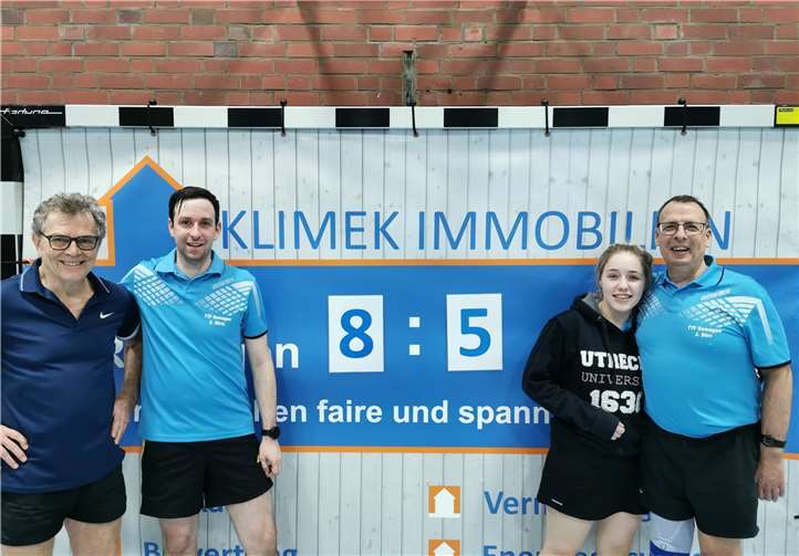 Revanche der zweiten Mannschaft geglückt (v. l. Dr. Dieter Berger, Stefan Wirtz, Franziska Pohl und Jürgen Dörr).Foto: privat