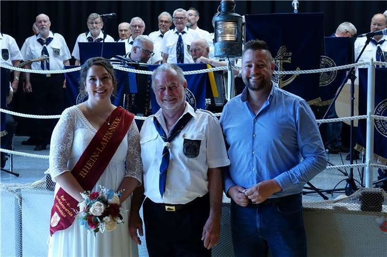 Rhein-Lahn-Nixe Adriana I mit MK Vors. Wolfgang Jäger und OB Lennart Siefert.