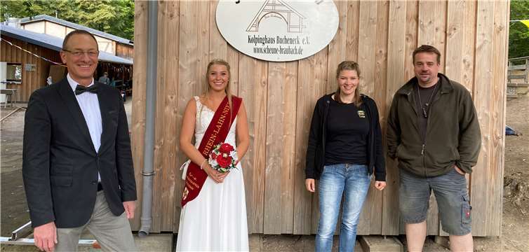 Rhein-Lahn-Nixe Sira I. und KVL-Vorsitzender Günter Groß dankten der Leitung, Sebastian Seifert und Tanja Sporenberg sowie allen Betreuern für ihr Engagement auch in schwierigen Zeiten die Ferienfreizeit anzubieten. Foto: privat