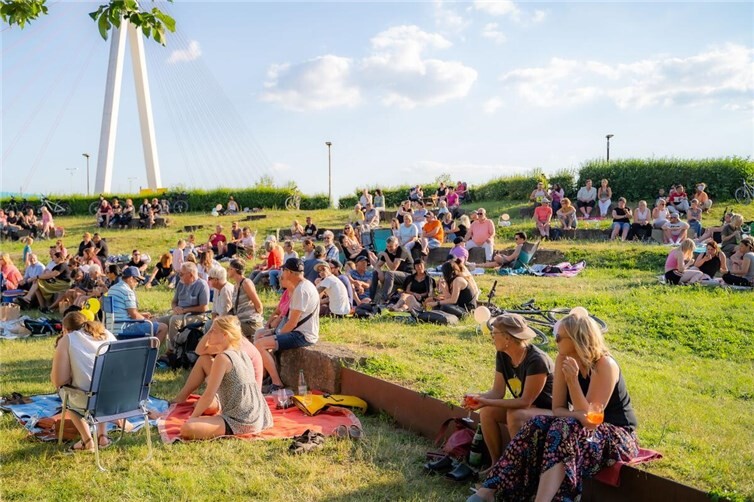 R(h)ein chillen in den Goethe-Anlagen Neuwied