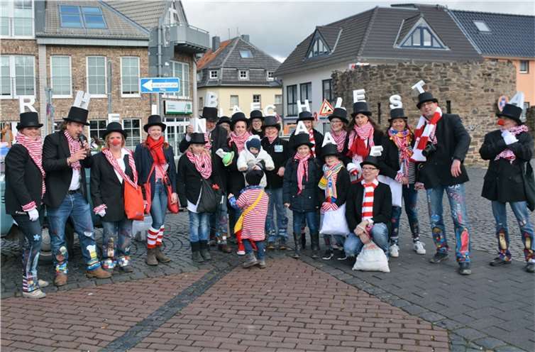 Rheinbach Liest. Seit mehreren Jahren beteidigt sich dir Gruppe am Karnevalszug.