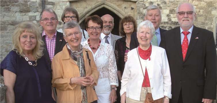 Rheinbacher „Freunde von Sevenoaks“ in der englischen Partnerstadt Sevenoaks.privat