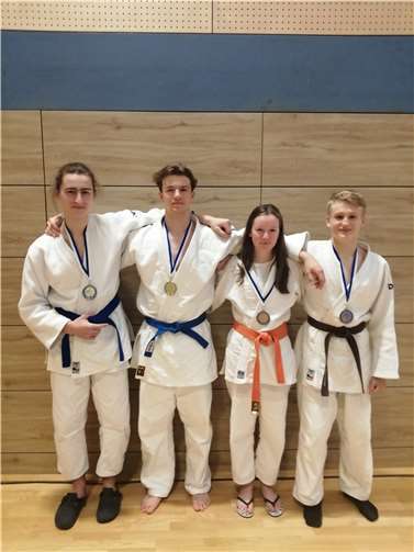 Rheinland-Einzelmeisterschaften, traditionell das erste Turnier im Kalenderjahr für die unter 18-jährigen im Judosport, brachten den Kämpfern des Judo-Club Neuwied zwei 3. Plätze, einen Vize- und einen Rheinlandmeistertitel.