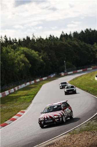 Rheinbacher Team nun unter den TOP 10  Rheinland Motorsport bei der GLP4. Foto: Patrick Funk / www.vln-pix.de