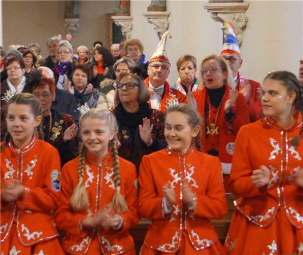 Rhythmisches Klatschen und Mitsingen war ausdrücklich erwünscht.