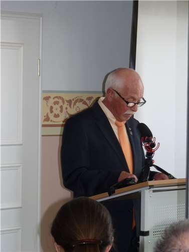 Richard Keuler begrüßte die Gäste in der ehemaligen Synagoge.