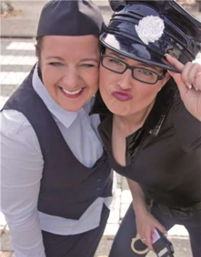 Riesig ist die Nachfrage nach der Premiere vom Kabarett-Duo „Weibsbilder“, die gleich mehrfach in der röhrig-forum Kulturbühne zu erleben sind. Privat