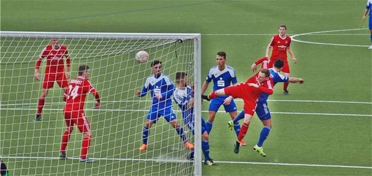 Riesiges Glück für die SG das diese Chanse der Gäste ohne Torerfolg blieb.-RÜ-