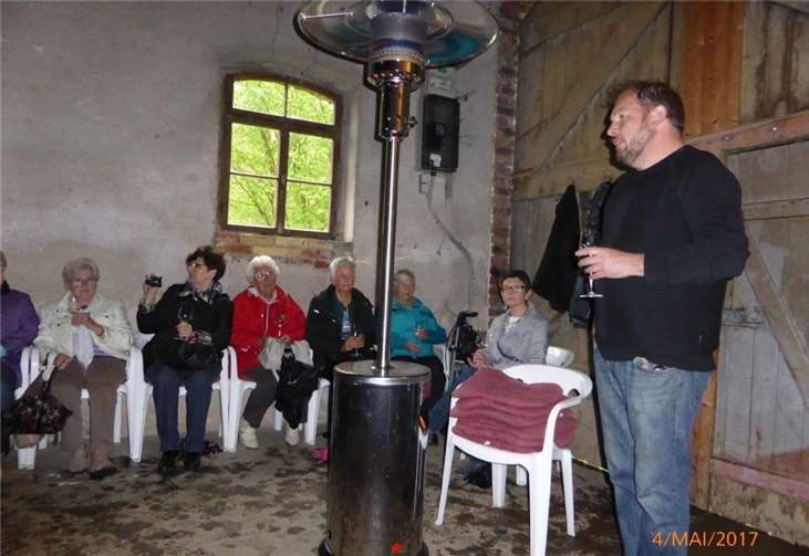 Riesling vom historischen Gut Bastian auf Heyles‘en Werth wird probiert.