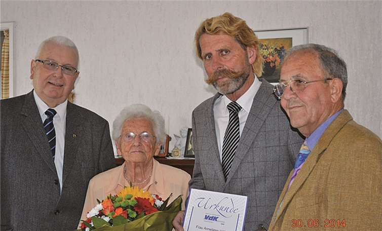 Rigobert Scherf, Kreisvorsitzender, Anneliese Höfer, Günter Sass, stellv. Ortsverbandsvorsitzender und Walter Hoben, Ortsverbandsvorsitzender (v.l.)privat