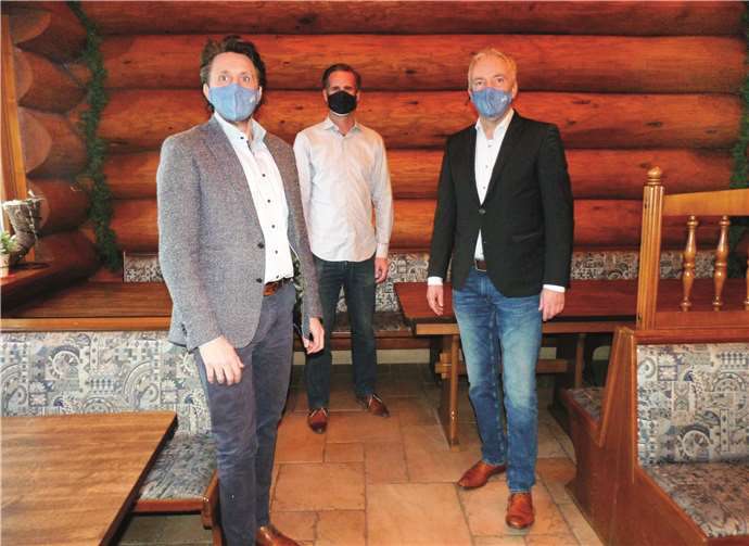 Riné van Dingstee, Boris Ament und Bert Boone freuen sich auf ihr neues Projekt am Laacher See.