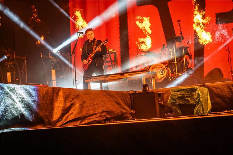 Rise against