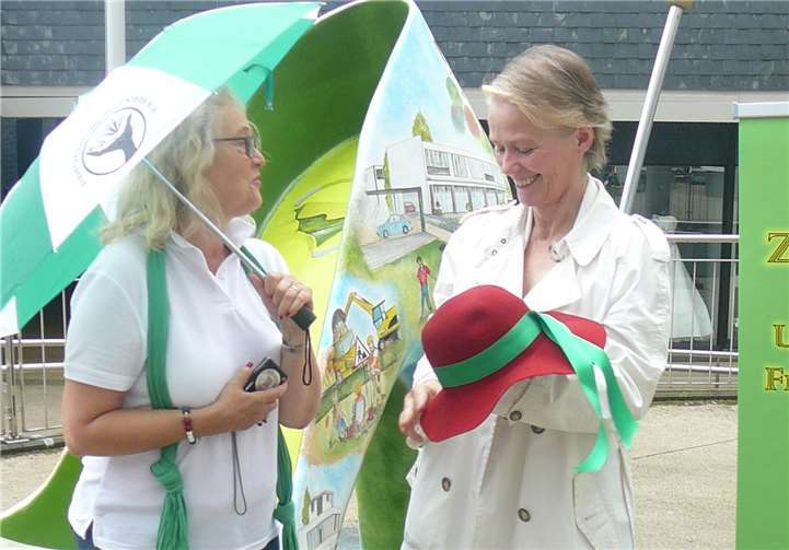 Rita Metternich-Roos, stellv. Gruppenleiterin und Gabi Wieland, Stadtbürgermeisterin.