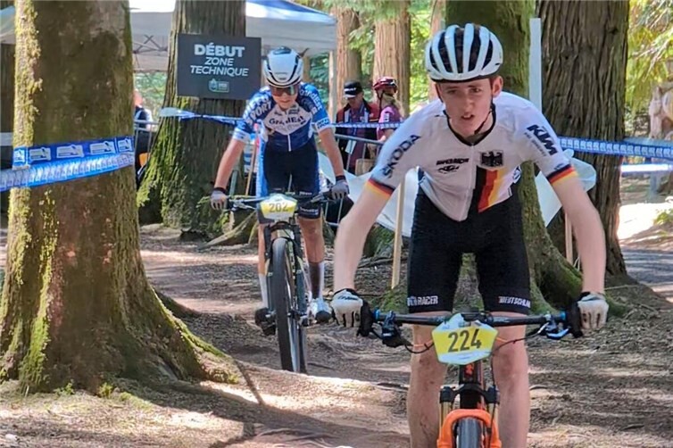 Robert Büdenbender beim XCO-Rennen der „TFJV“ im französischen Guéret.